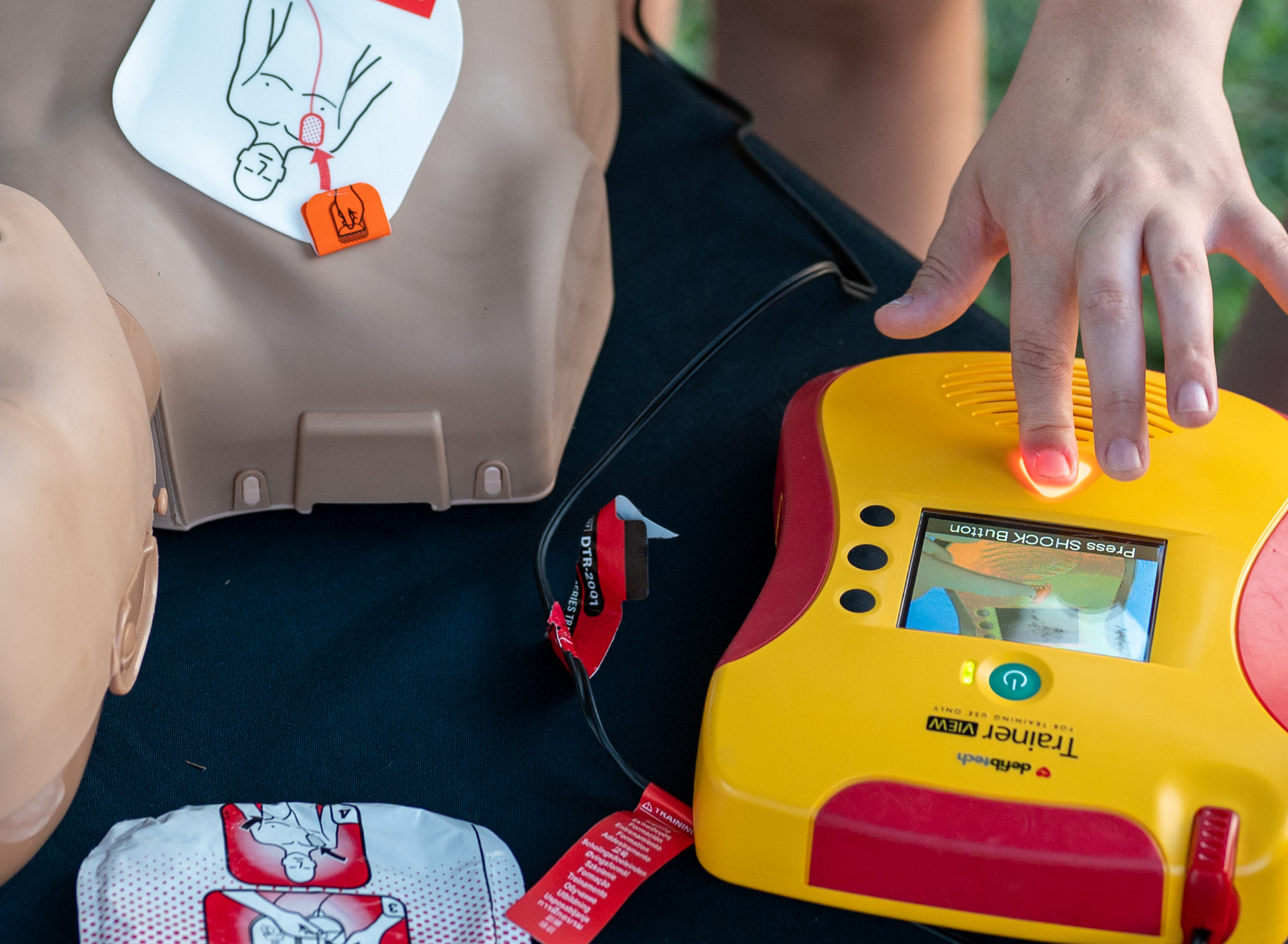 aed-frequently-asked-questions-steps-to-use-an-aed